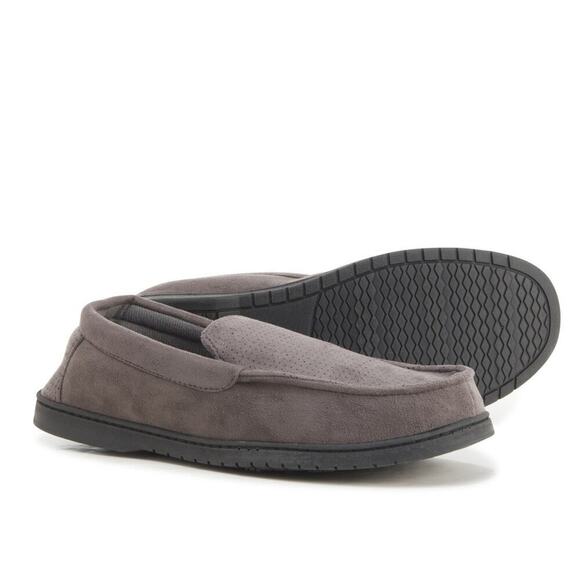 New Dearfoams Men's Jason Perforated Microsuede Indoor Outdoor Moccasin Slippers - Picture 1 of 8